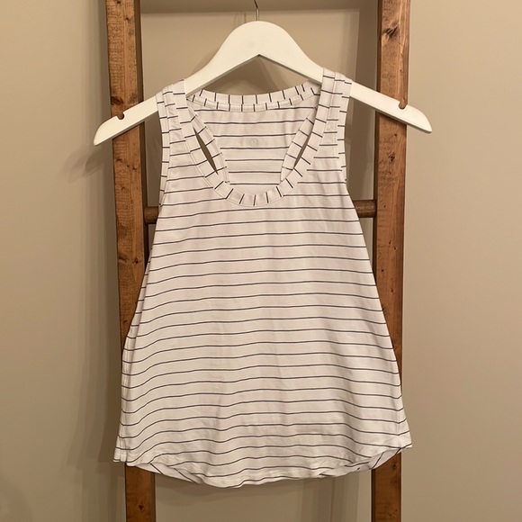 Lululemon Love Tank Top Size 4 - Picture 3 of 5